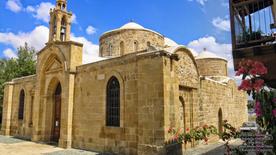 Ιερός Ναός Αγίων Βαρνάβα και Ιλαρίωνα στην Περιστερώνα