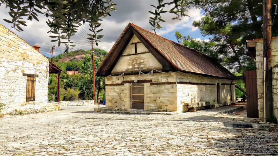 Ο Ιερός Ναός Αγίου Νικολάου στο χωριό Πέρα Πεδί Λεμεσού