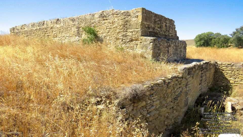 Ο ένας από τους νερόμυλους Αγίου Σωζόμενου βρίσκεται στον ποταμό Άλυκο