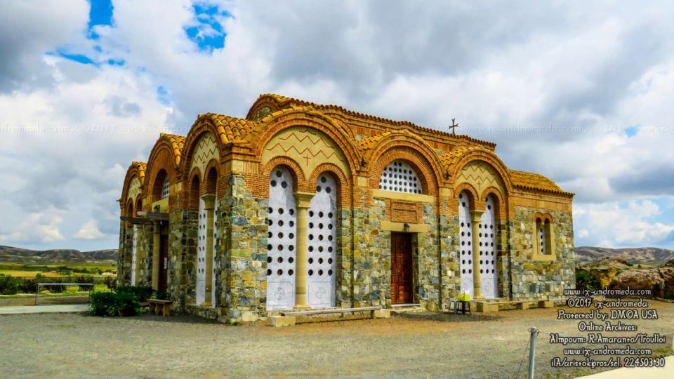 Ο Ιερός Ναός "Παναγία Ρόδον το Αμάραντον" στο χωριό Τρούλλοι της Λάρνακας