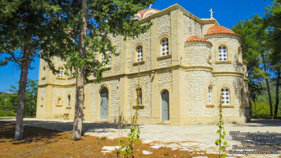 Ο επιβλητικός Ναός Αγίου Ιωάννη του Θεολόγου στο Πέρα Πεδί Λεμεσού