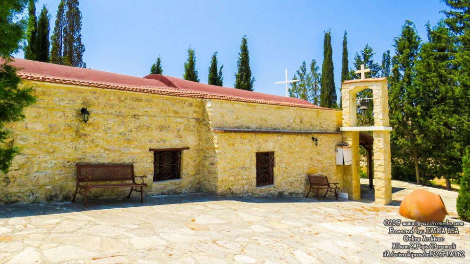 Το εξωκλήσι της Παναγίας Η Ζωοδόχος Πηγή στο χωριό Παραμάλι της Επαρχίας Λεμεσού