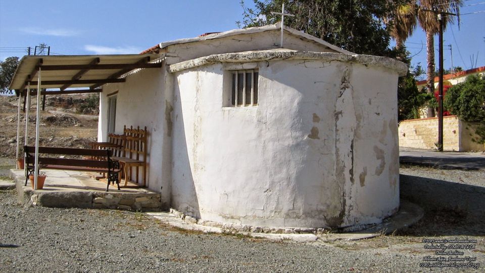 Agia Varvara chapel in Tochni