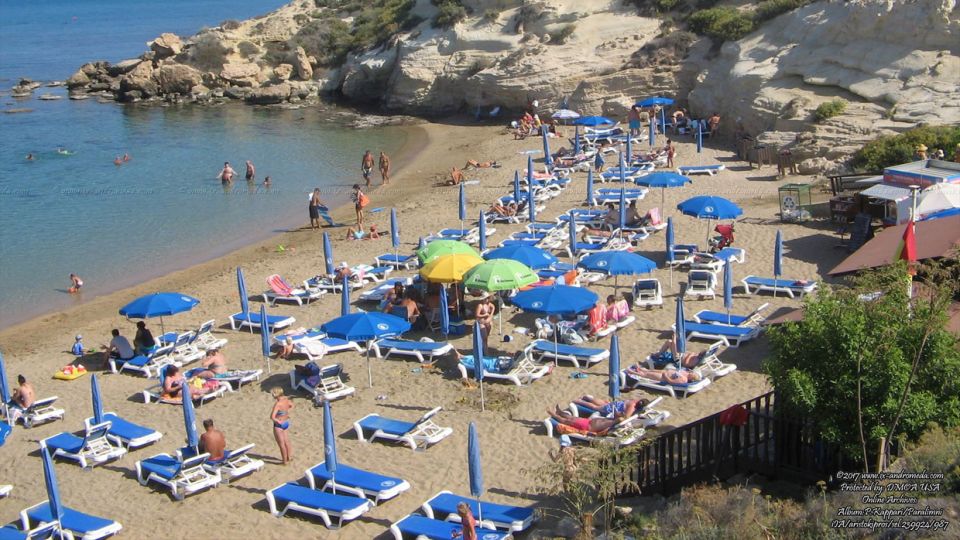 Παραλία με γαλάζια σημαία η παραλία Κάππαρη στο Παραλίμνι