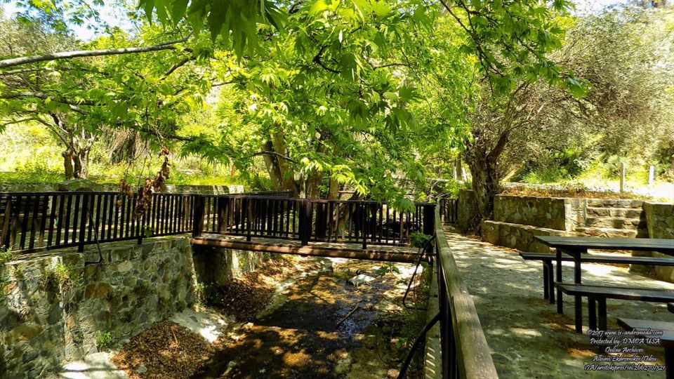 Γέφυρα στον ποταμό που διασχίζει τον μικρό εκδρομικό χώρο στην Οδού