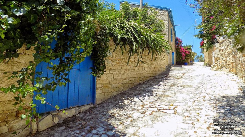 The picturesque streets of the village of Plataniskia host many artists