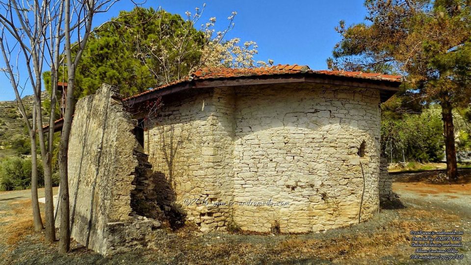 Το εξωκλήσι Παναγία της Συρκάς βρίσκεται ανάμεσα στα χωριά Συλίκου και Άγιος Γεώργιος Συλίκου