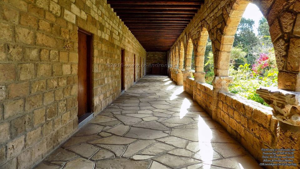Μέρος των κελιών των Μοναχών της Μονής Άγιος Νικόλαος των Γάτων