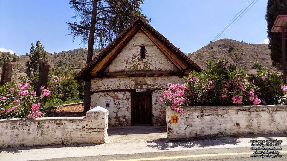 Άμεσος ο κίνδυνος καταστροφής της ξυλόγλυπτης στέγης του Ναού Αγίου Νικολάου στην Γαλάτα από την βροχή