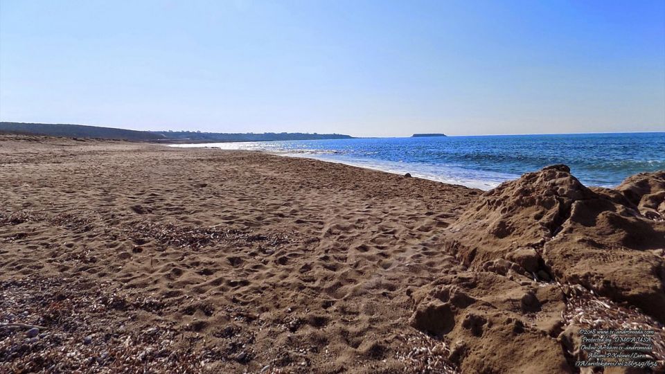 Παραλία ωοτοκίας της πράσινης χελώνας ανάμεσα στο ακρωτήρι Δρέπανο και παραλία Λάρας στον Ακάμα