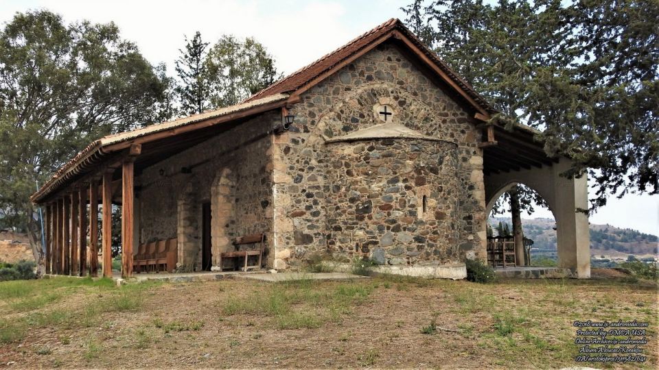 Υπέροχο κτίσμα η εκκλησία Απόστολος Λουκάς στο χωριό Κοράκου της Σολιάς