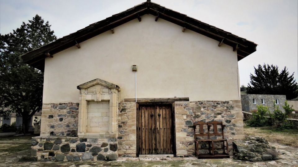 Ιερός Ναός Αγίου Γεωργίου στον παλαιό οικισμό Καμπιά Λευκωσίας
