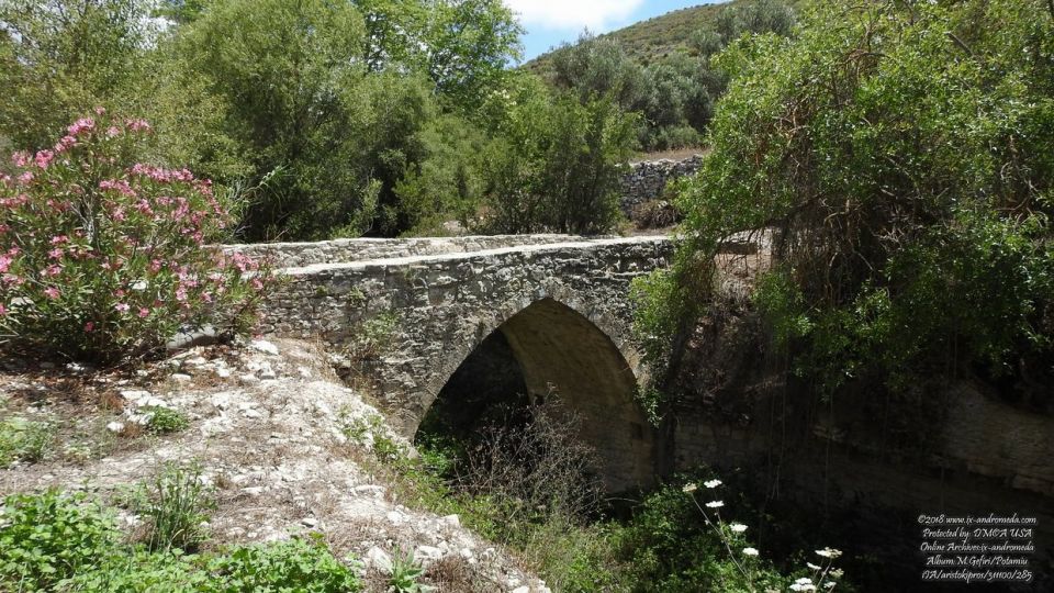 Το πέτρινο και Μεσαιωνικό γεφύρι στο ποταμό Χα- ποτάμι της επαρχίας Λεμεσού