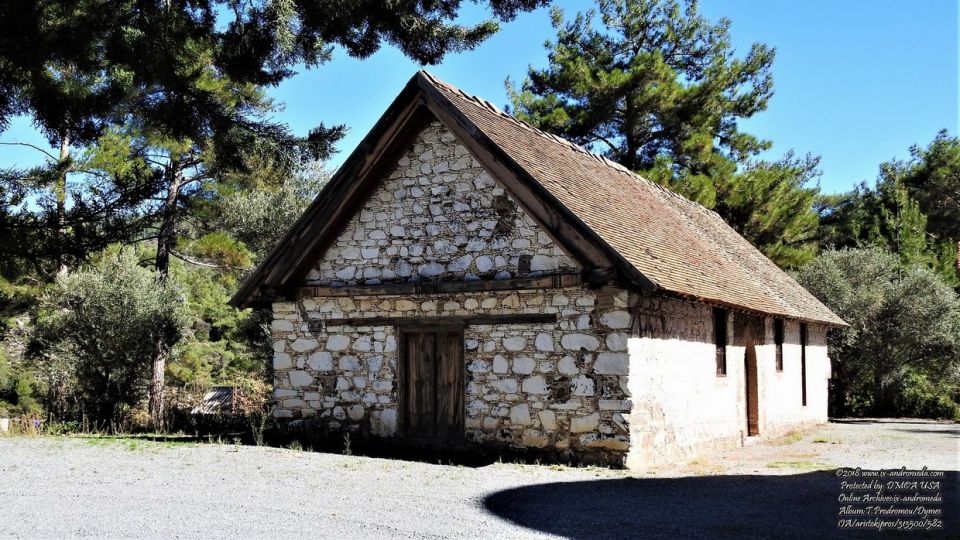 Ο αρχαίος Ναός Τιμίου Προδρόμου στο χωριό Δύμες της επαρχίας Λεμεσού