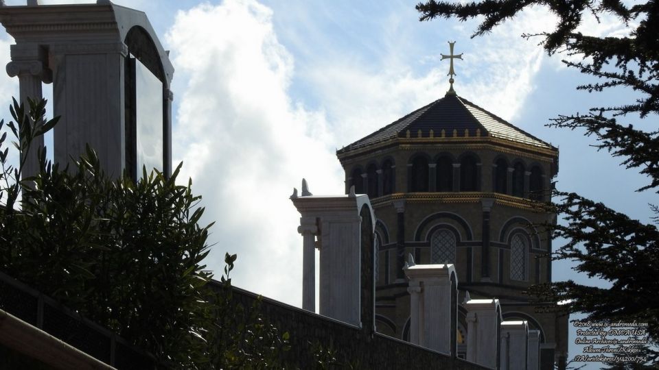 Από τα Βυζαντινά χρόνια η ψηλότερη κορυφή των βουνών της Μαραθάσας είχε ονομαστεί "Θρονί"