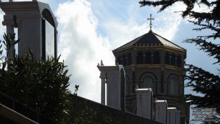 Το Θρονί Της Παναγίας - Μυλικούρι, Κυκκος