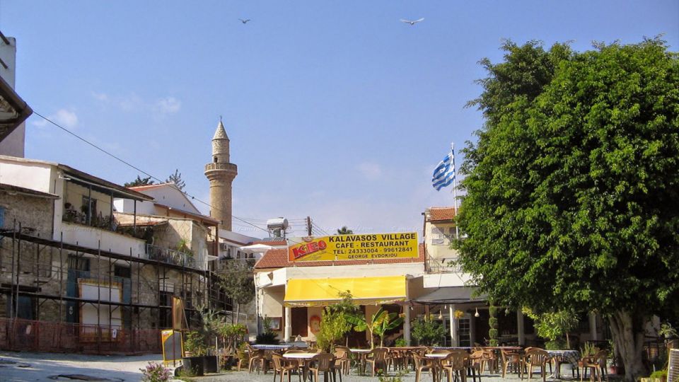 Παραδοσιακή πλατεία στην Καλαβασό