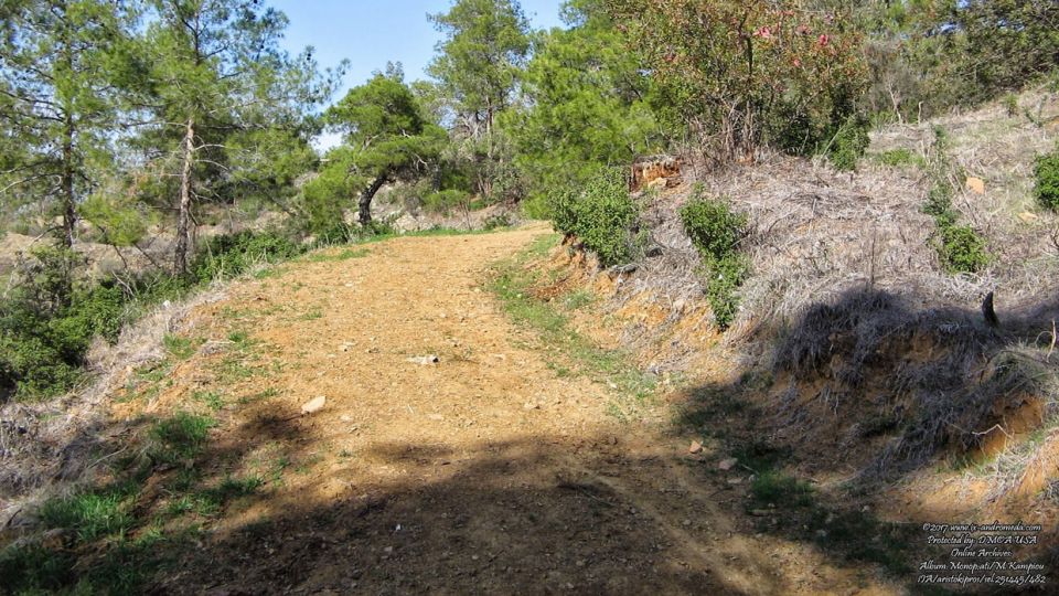 Το μονοπάτι μελέτης της φύσης "Μάντρα του Καμπιού" στο δάσος Μαχαιρά