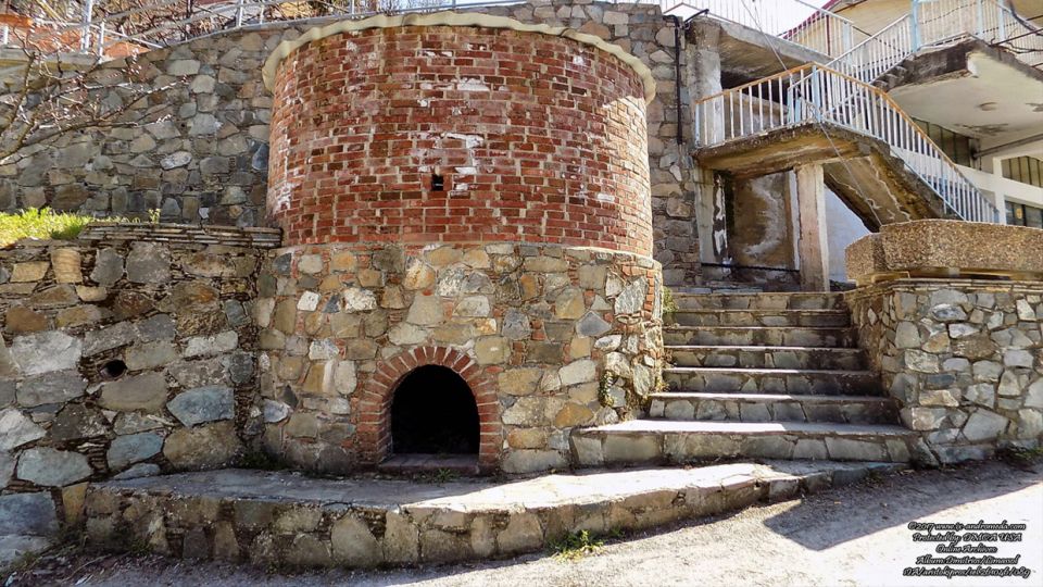 A traditional “oven” for pottery in Agios Dimitrios Marathasas