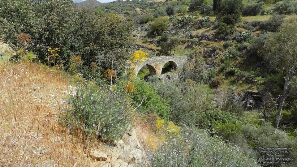 The stone built Venetian bridge in Akapnou