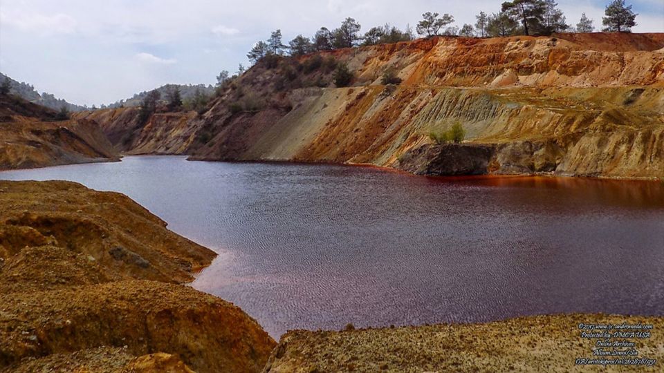 Η Λίμνη στο Ορυχείο Σιας είναι δημιούργημα της Φύσης
