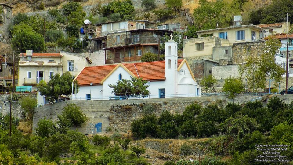 Ιερός Ναός Άγίου Δημητρίου στο χωριό Συκόπετρα