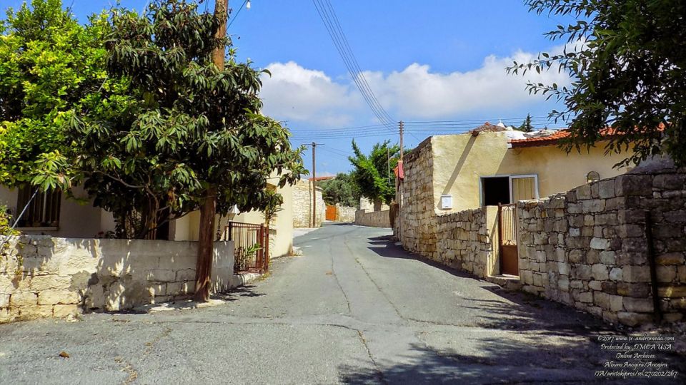 The architecture of the houses in Anogira is particular