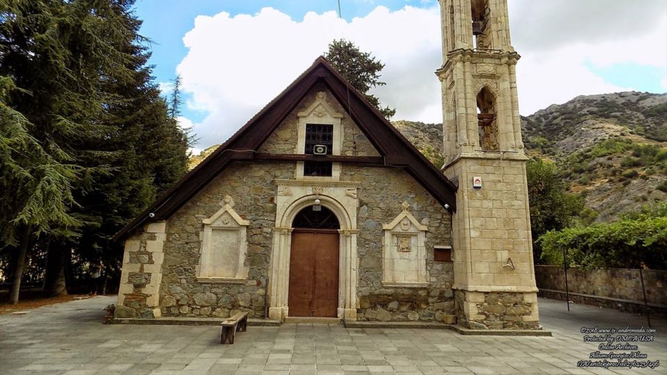 Ο Ιερός Ναός Αγίου Γεωργίου στο χωριό Άλωνα