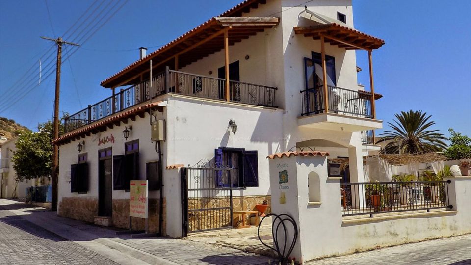 Μοναδική για την Κύπρο η αρχιτεκτονική αρχοντικών στην Ορόκλινη