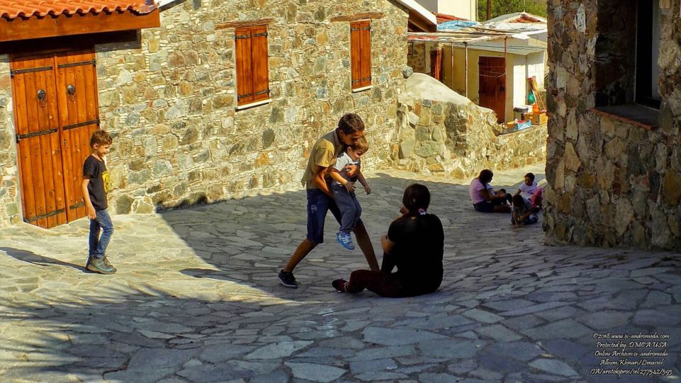 Children can play happily and safely in the streets of Klonari