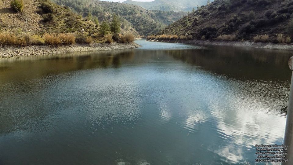 Οι όμορφες εικόνες που μας χαρίζει η λίμνη του φράγματος στο Παλαιχώρι Ορεινής