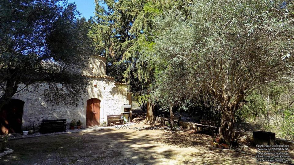 Από τον 14ον αιώνα είναι κτισμένο το εξωκλήσι του Αγίου Γεωργίου στη Βάσα Κοιλανίου