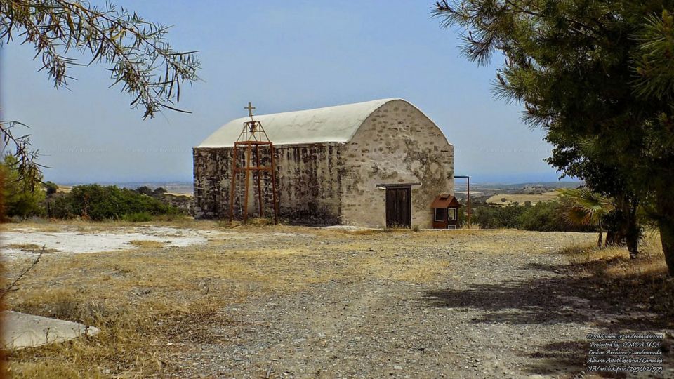 Η εκκλησία της Παναγίας της Ασταθκιώτισσας είναι το μόνο οικοδόμημα που υπάρχει από τον παλαιό γεωργικό οικισμό των Ασταθκιών