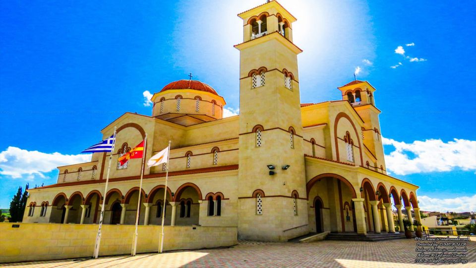 Ιερός Ναός Αγίου Επιφανίου στο χωριό Λύμπια της επαρχίας Λευκωσίας