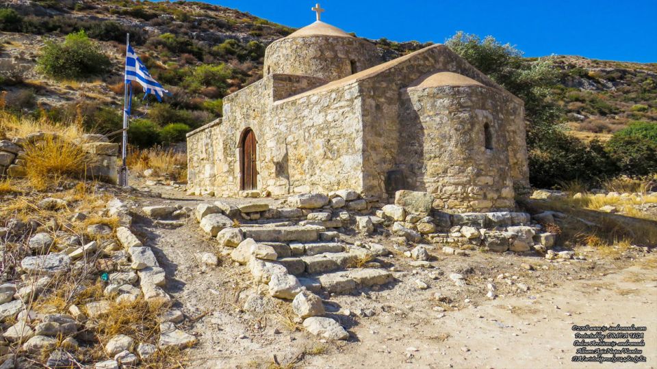 Κτίσμα της Μεσοβυζαντινής περιόδου του νησιού η εκκλησία Αγίας Νάπας στο χωριό Καντού
